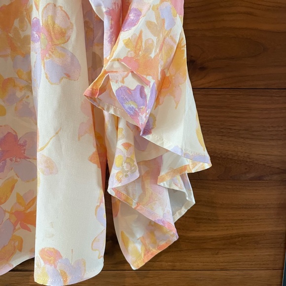 Floral top - Picture 2 of 5